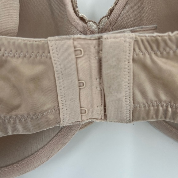 Playtex 36DD Nude Embroidered Underwire Bra - Picture 7 of 8